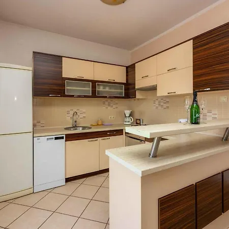 Apartament In 39218