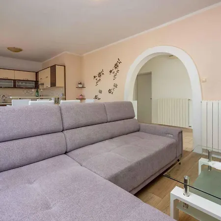 Appartamento In 39218